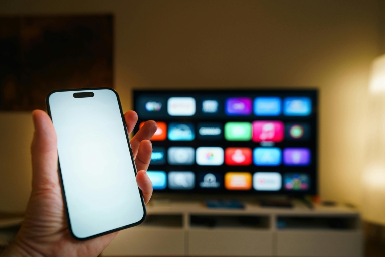 Smart-TV oder Fire TV Stick – welche Lösung ist besser fürs Streaming?
